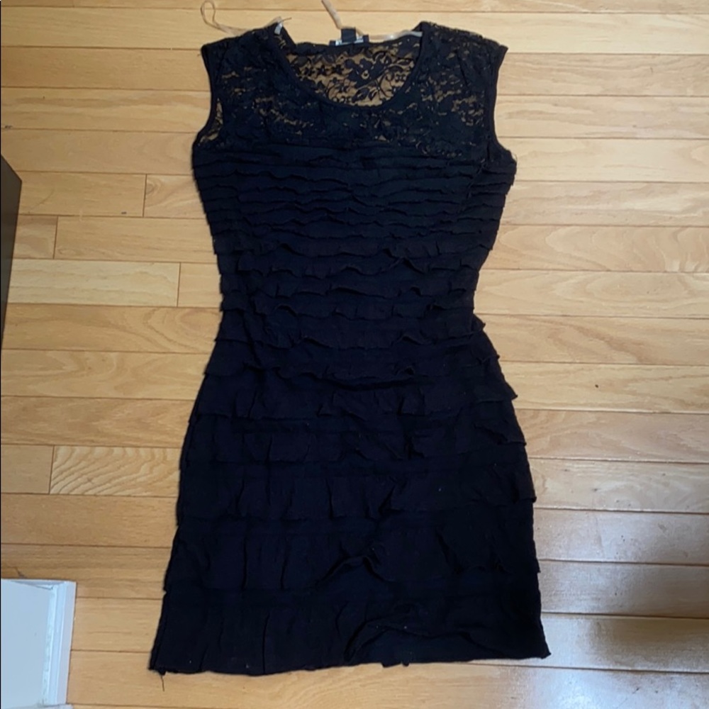 Lacie ruffles black dress
